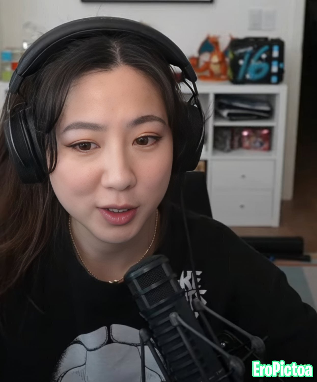 Fuslie [5] photo featuring twitch streamer - Part 75