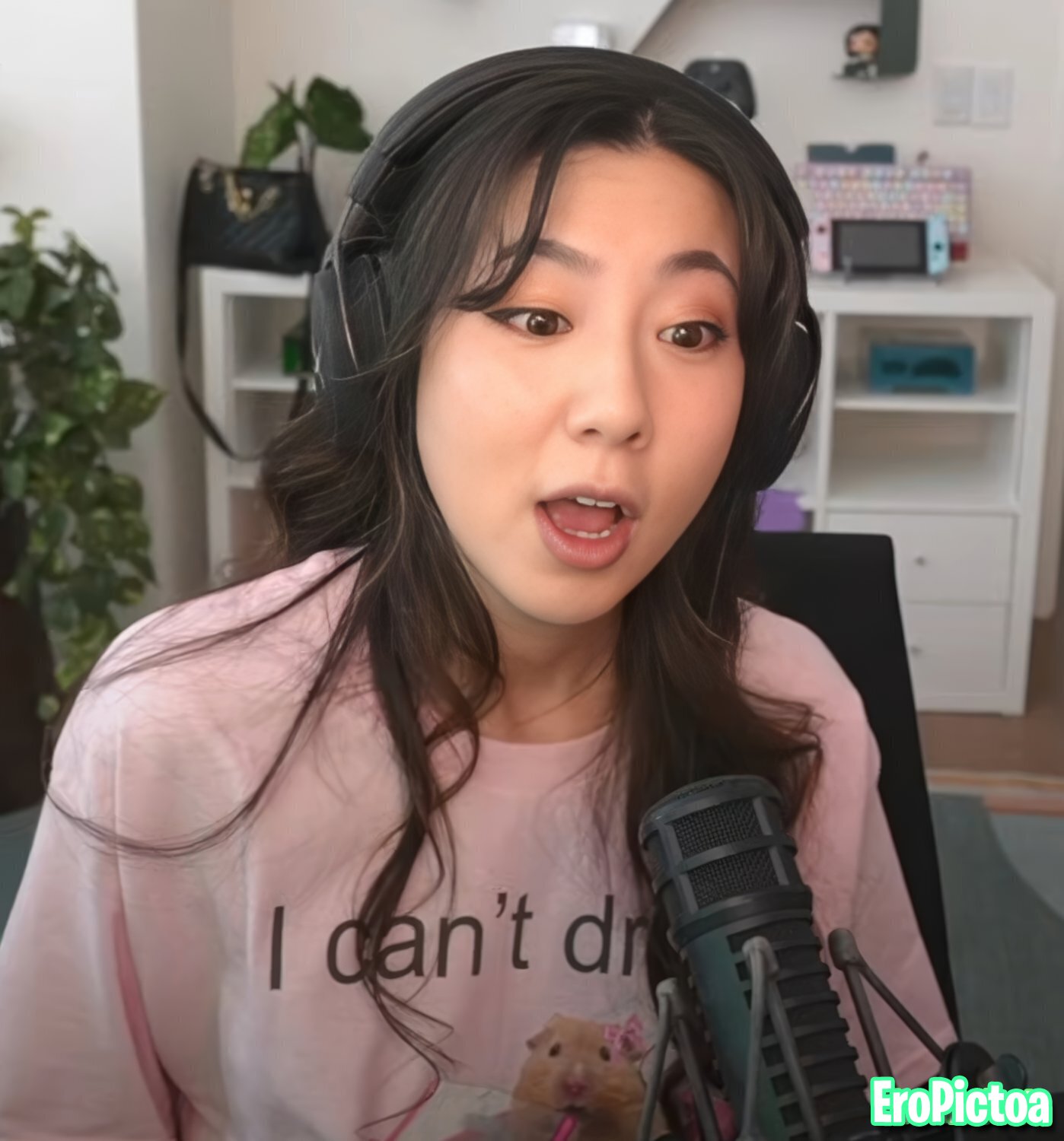 Fuslie [11] photo featuring twitch - Part 14