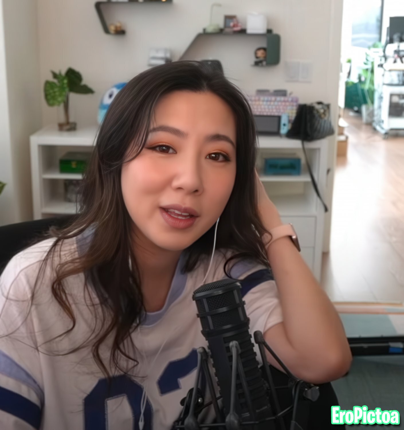 Fuslie [11] photo featuring twitch streamer - Part 47