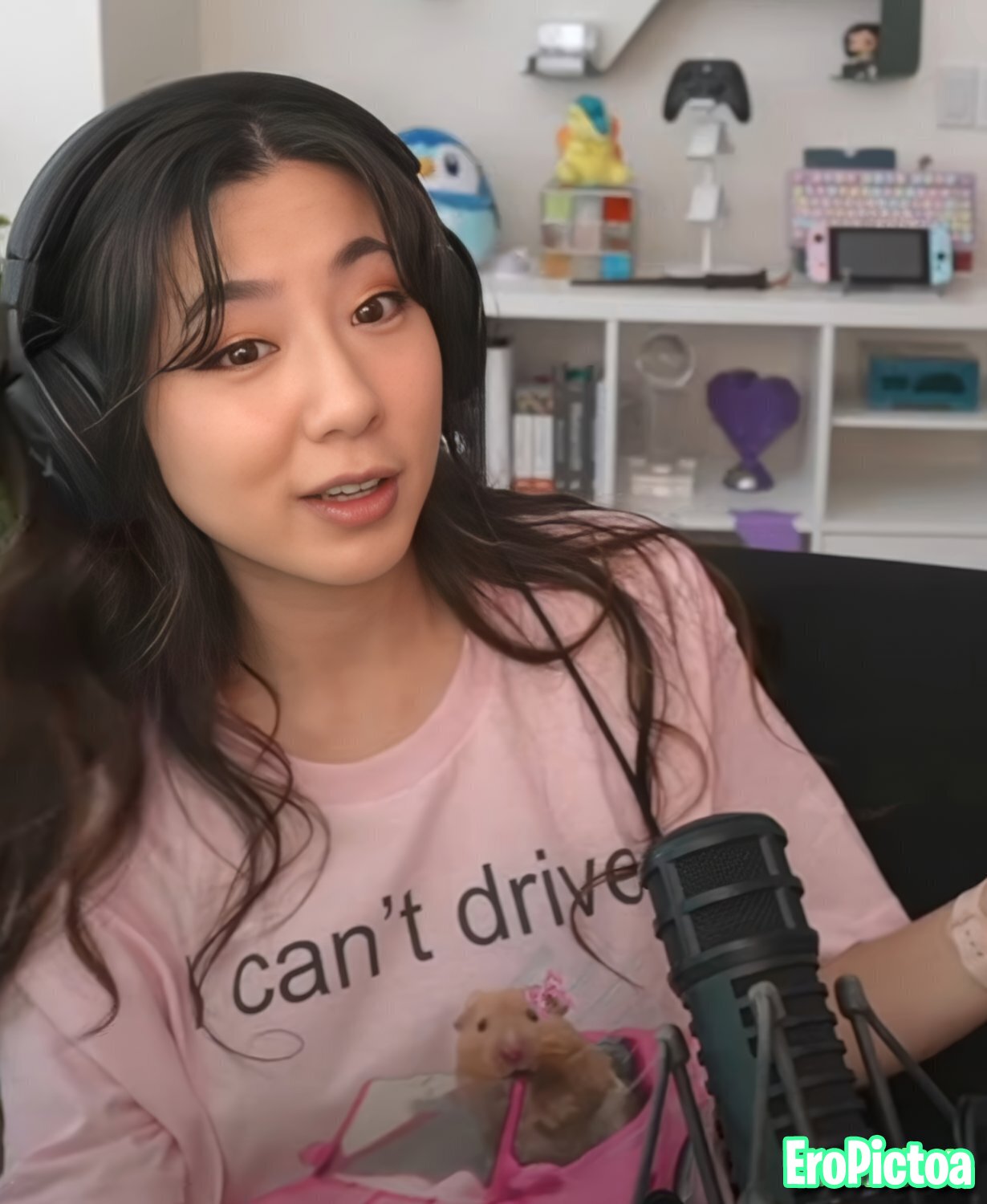 Fuslie [11] photo featuring influencer - Part 76