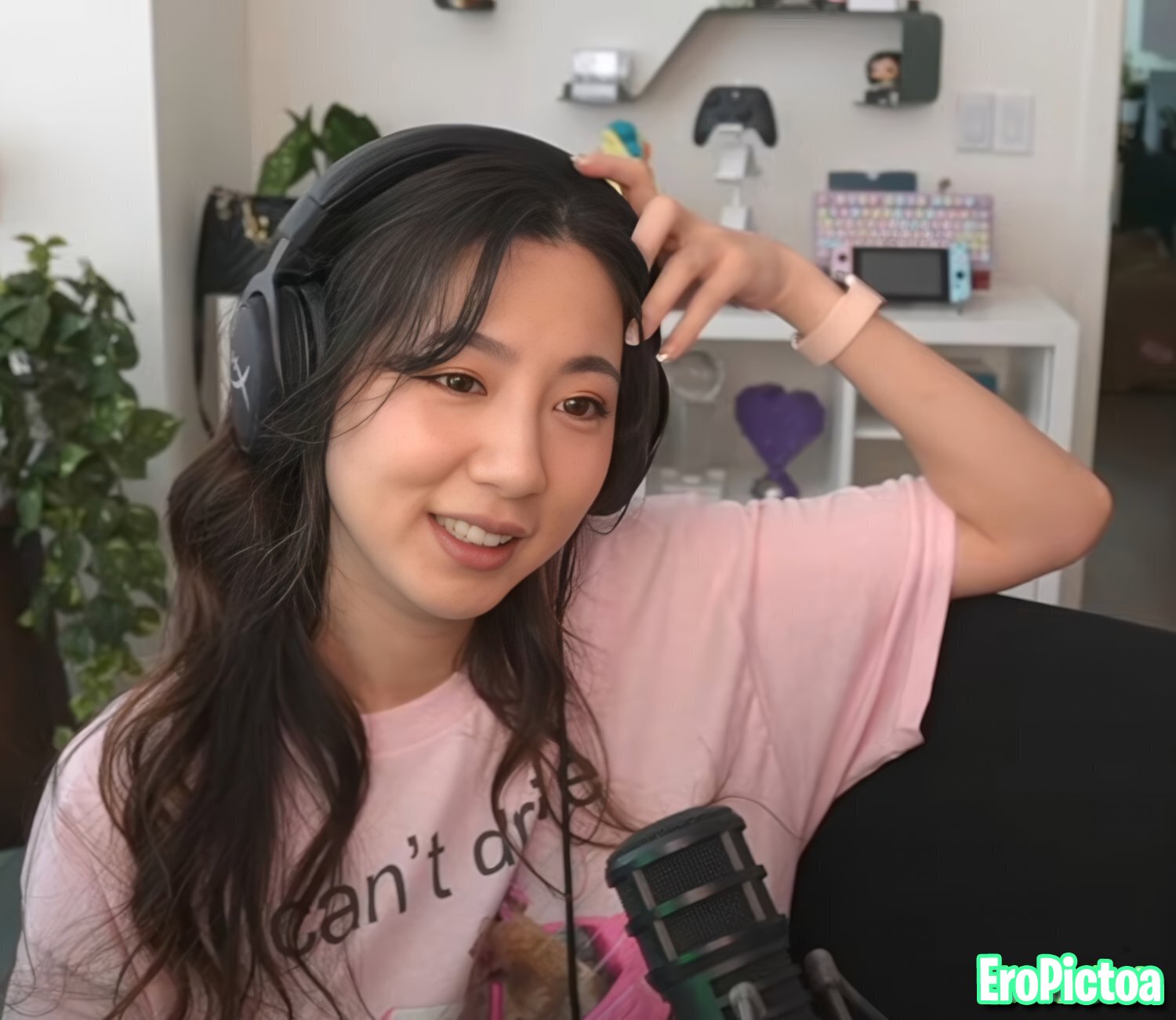 Fuslie [11] photo featuring twitch - Part 78