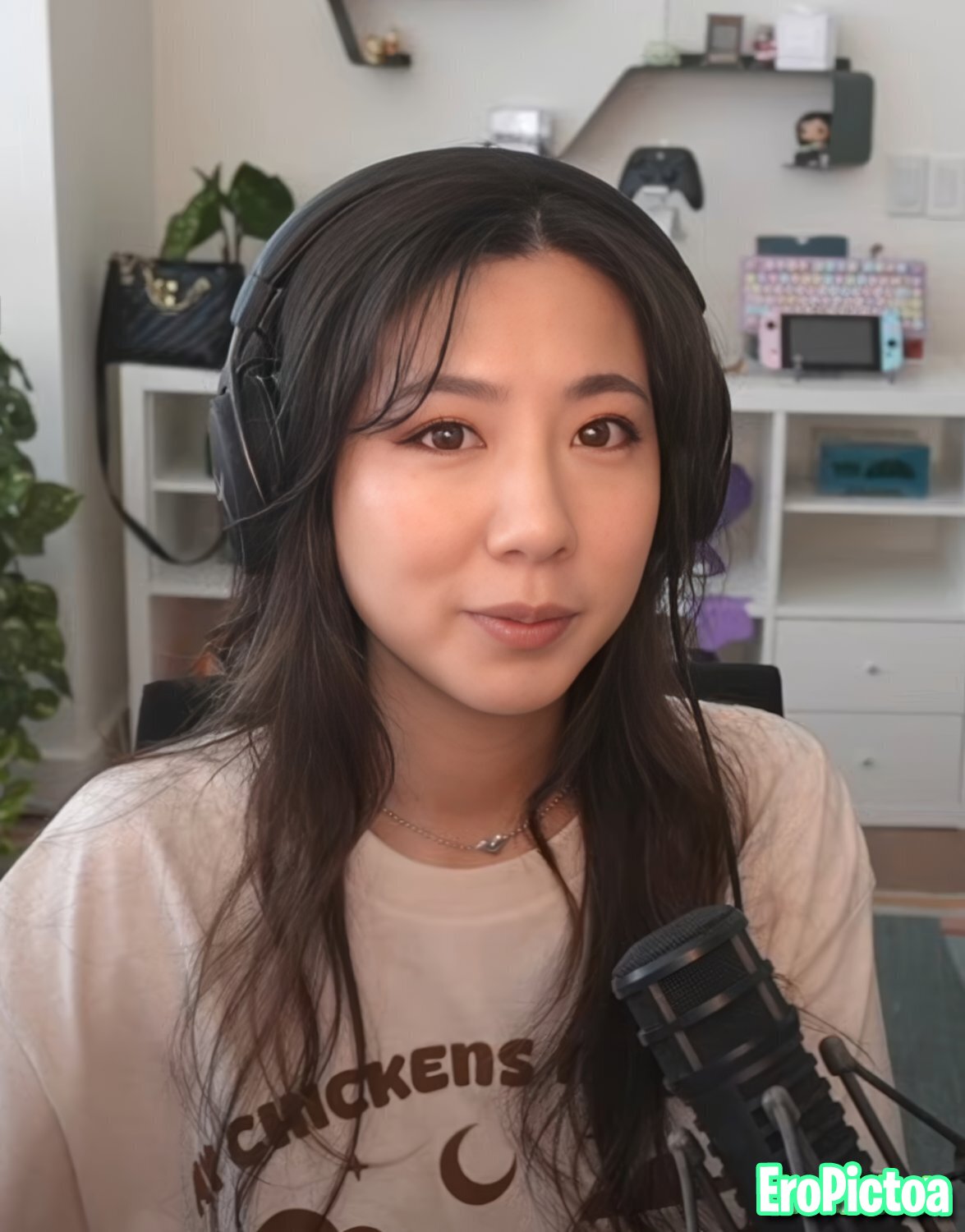 Fuslie [11] photo featuring brunette - Part 87