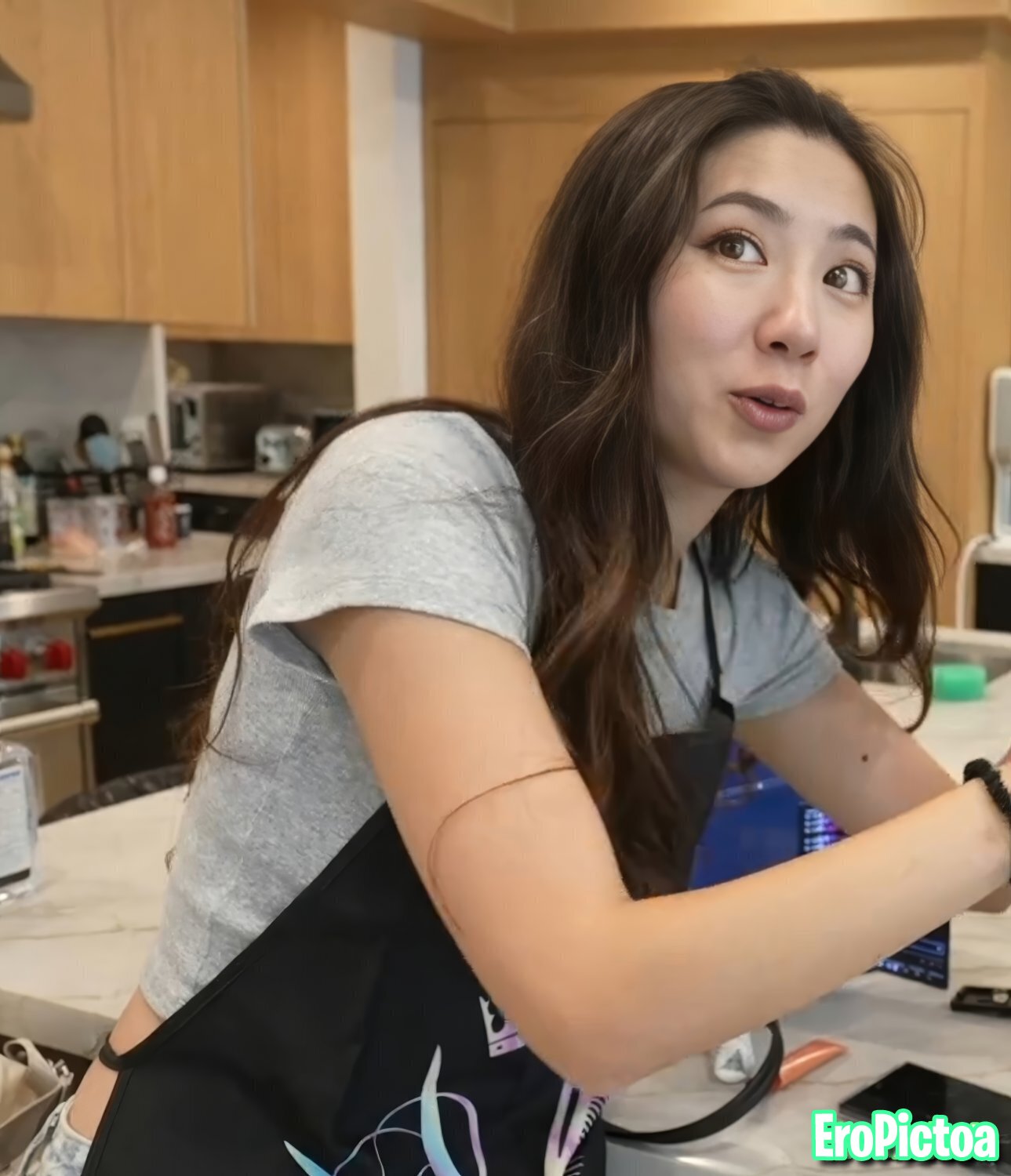 Fuslie [15] photo featuring brunette - Part 20