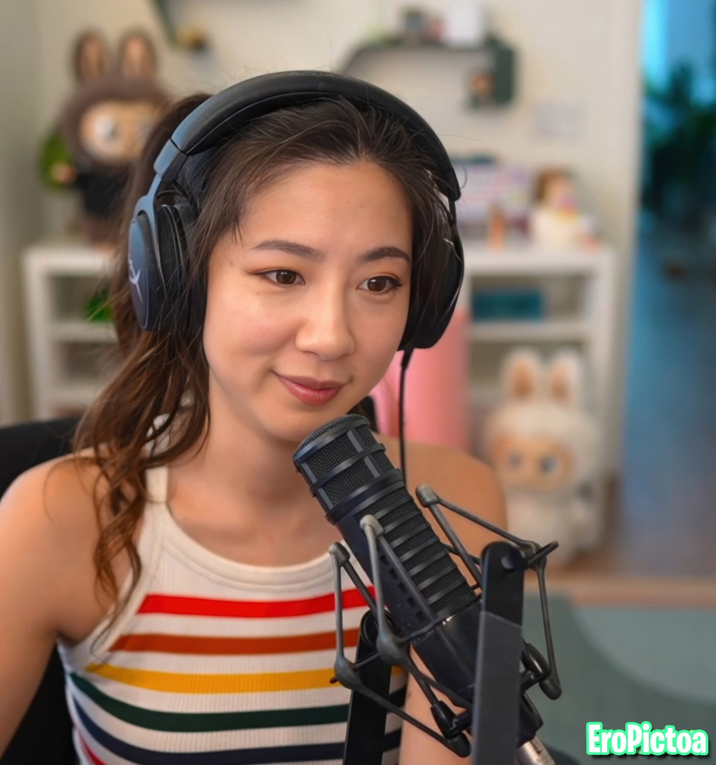 Fuslie [15] photo featuring influencer - Part 24