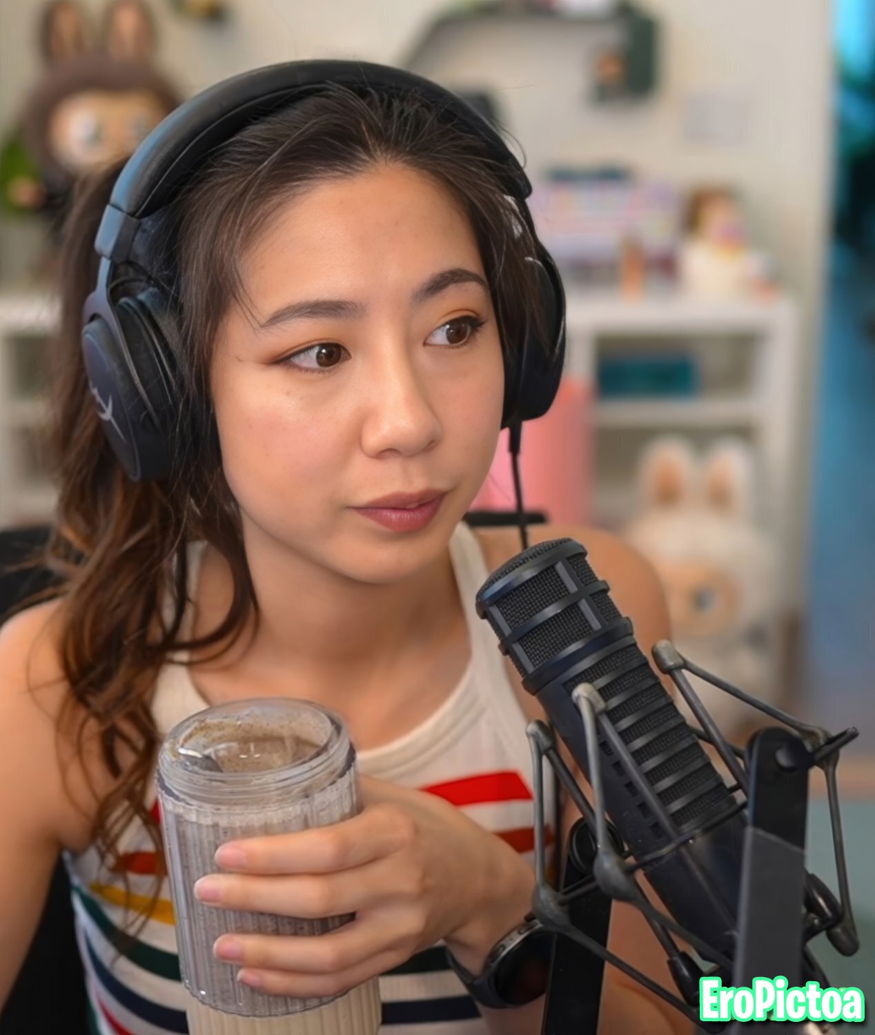 Fuslie [15] photo featuring long hair - Part 7