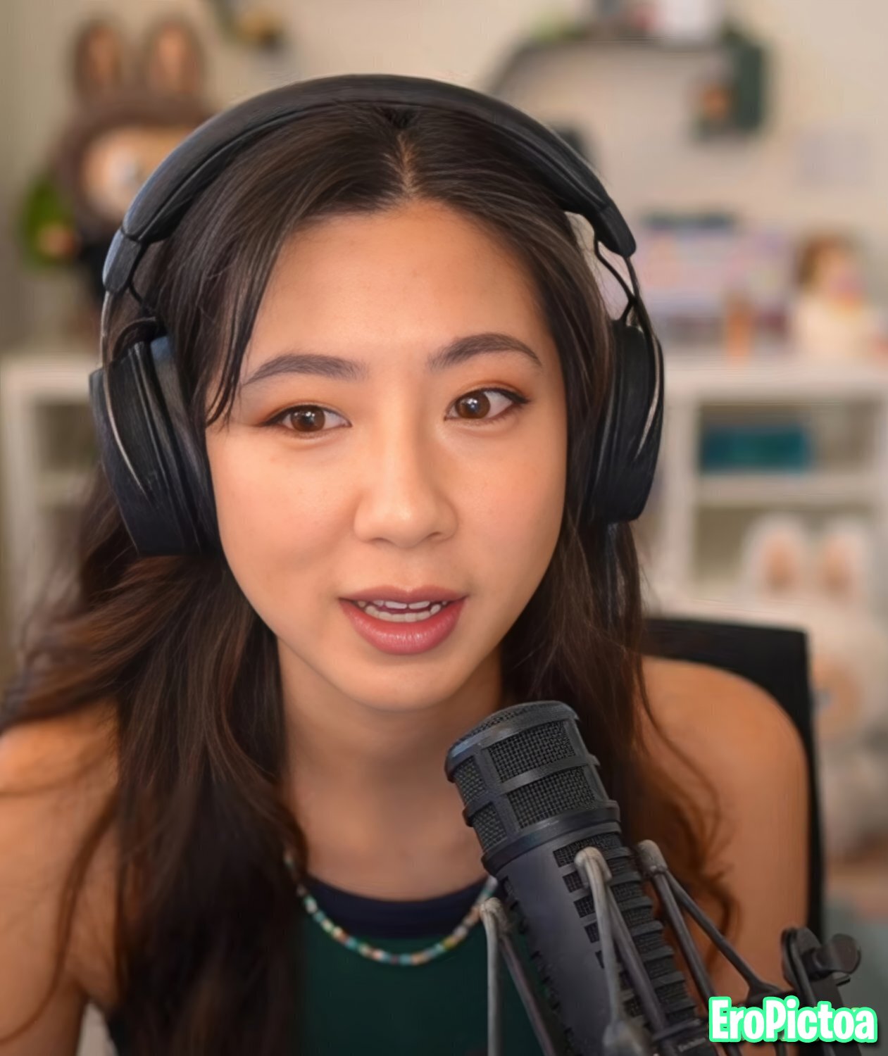 Fuslie [15] photo featuring twitch - Part 40