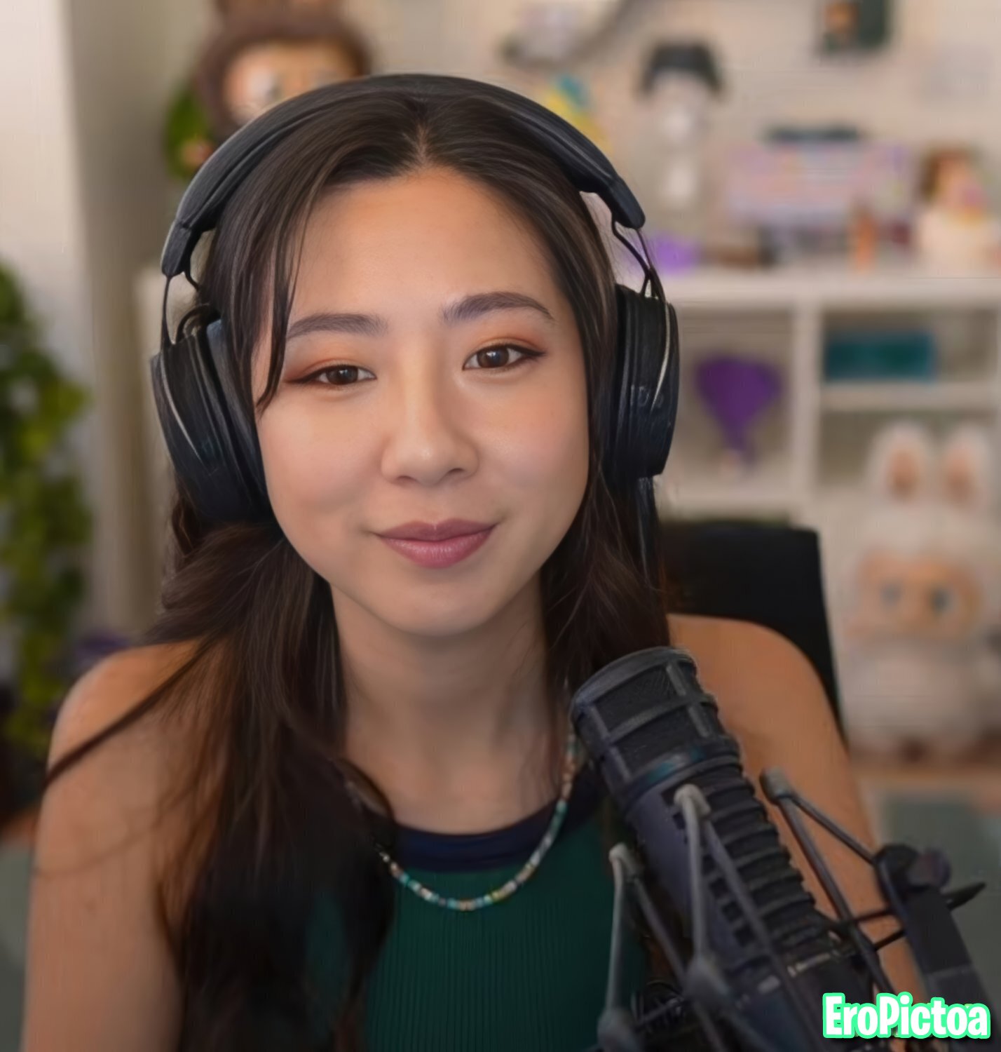 Fuslie [15] photo featuring twitch streamer - Part 41