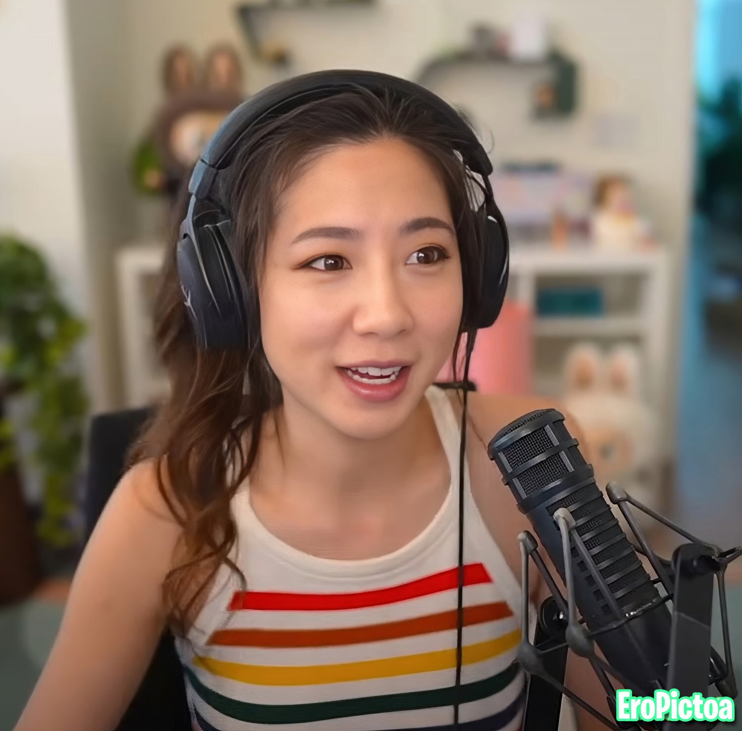 Fuslie [15] photo featuring twitch streamer - Part 55