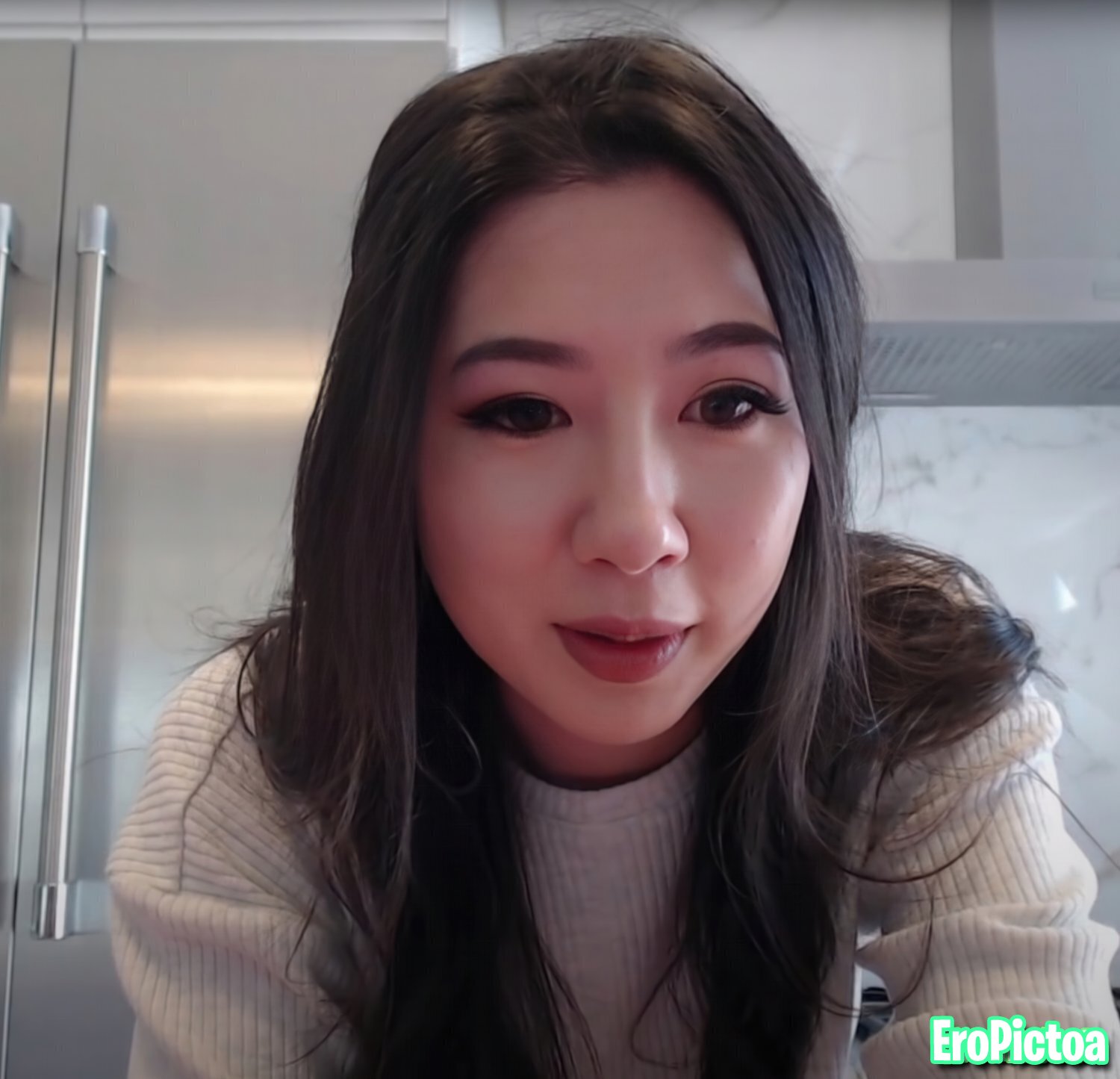 Fuslie [10] photo featuring influencer - Part 28