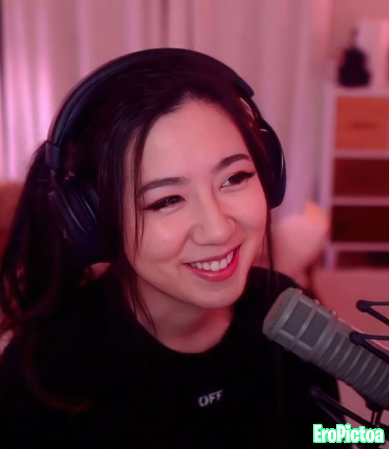 Fuslie [10] photo featuring long hair - Part 41