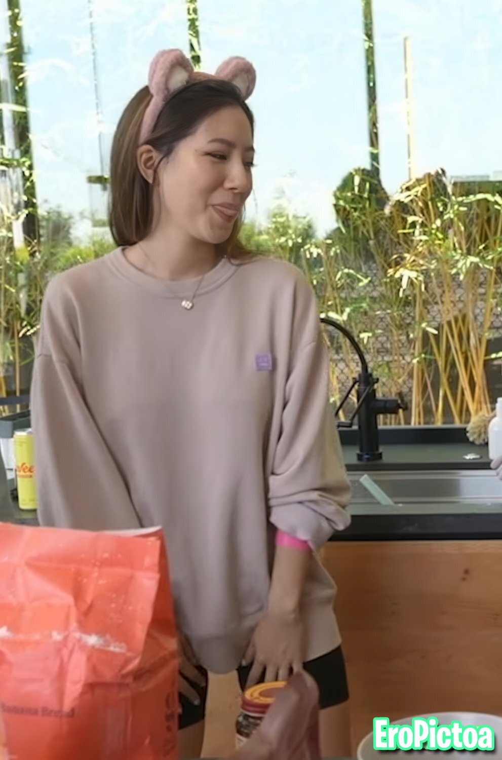 Fuslie [10] photo featuring chinese - Part 69