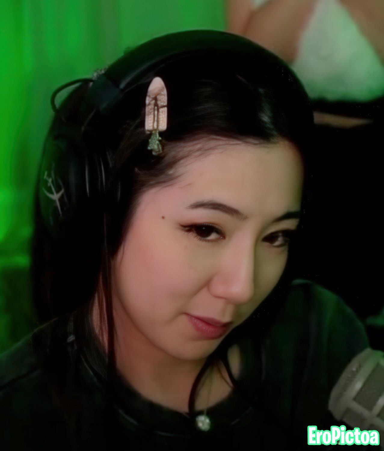 Fuslie [10] photo featuring brunette - Part 72