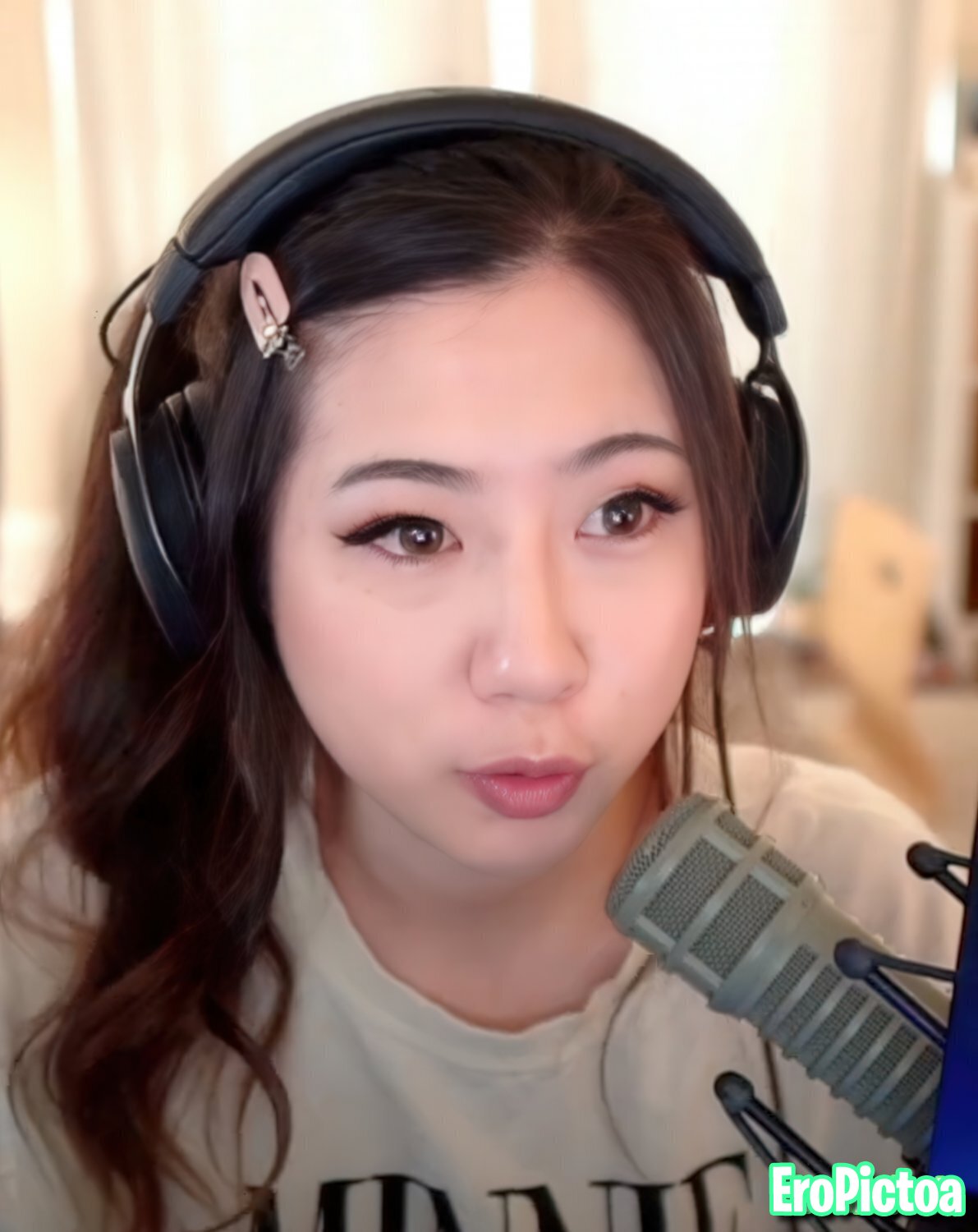 Fuslie [10] photo featuring long hair - Part 73