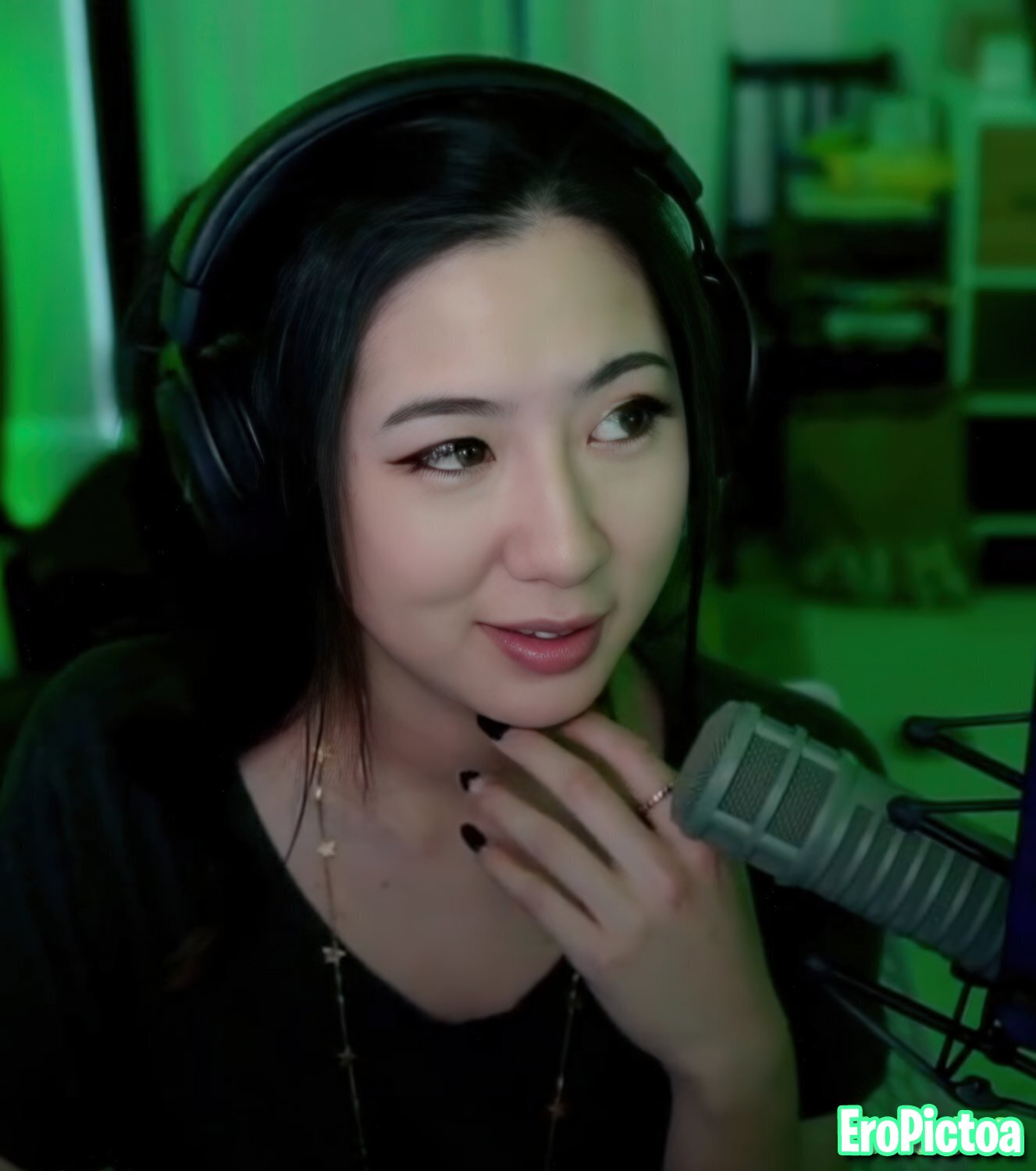 Fuslie [10] photo featuring brunette - Part 88