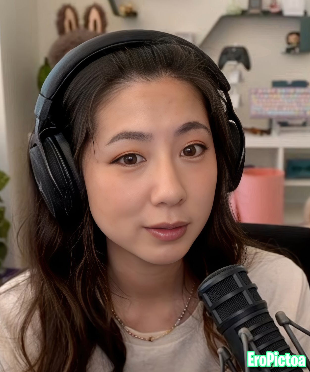 Fuslie [14] photo featuring twitch streamer