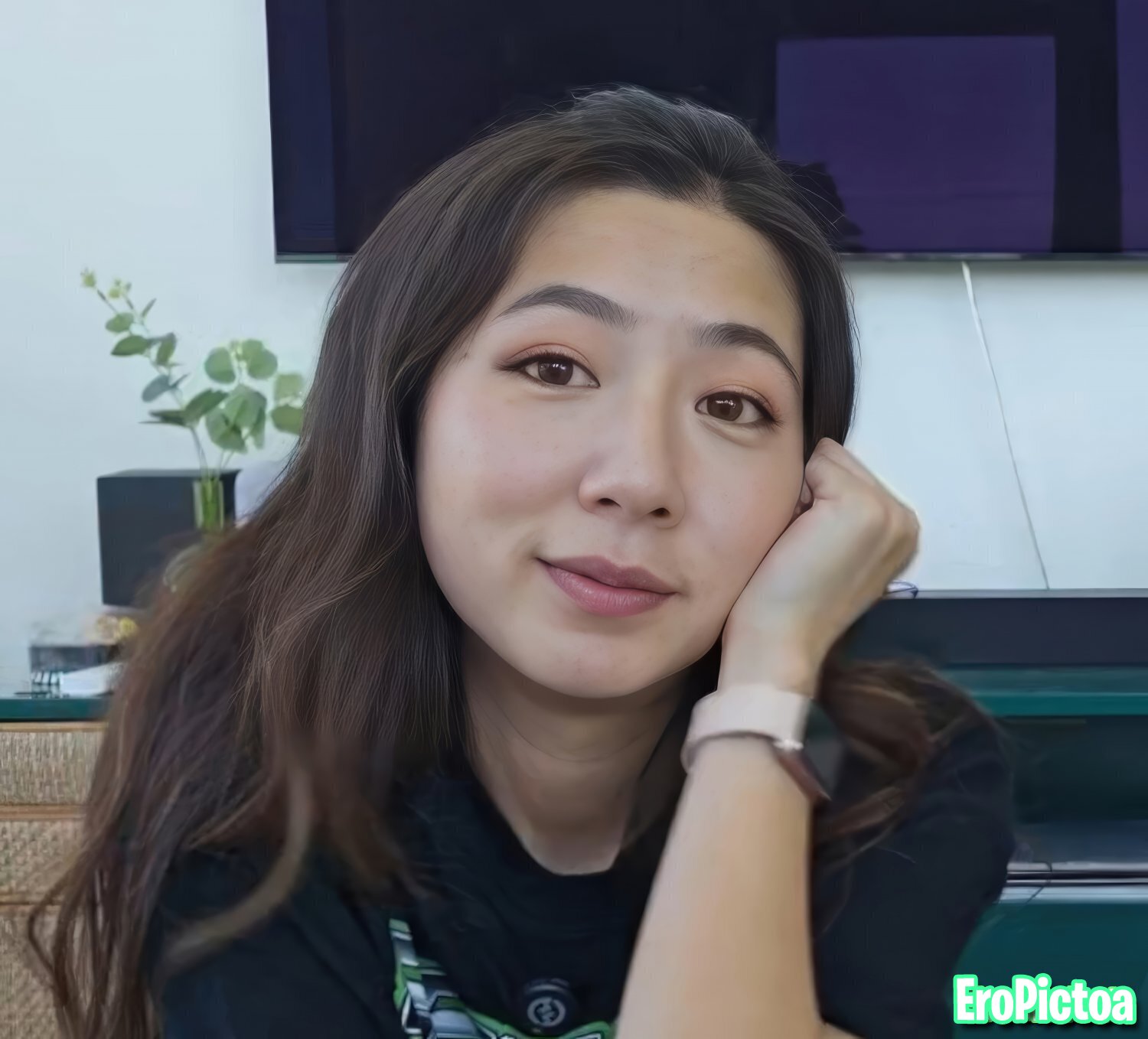 Fuslie [14] photo featuring twitch