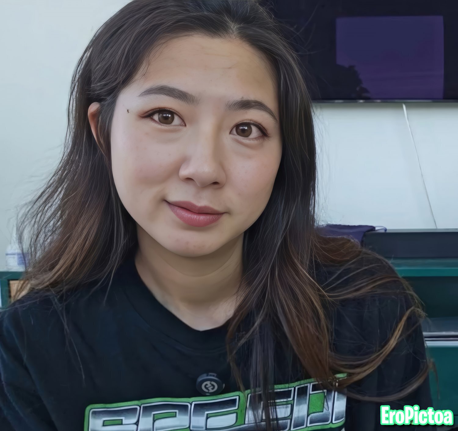 Fuslie [14] photo featuring petite