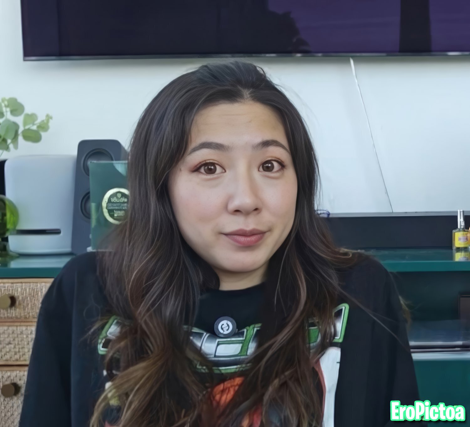 Fuslie [14] photo featuring twitch streamer