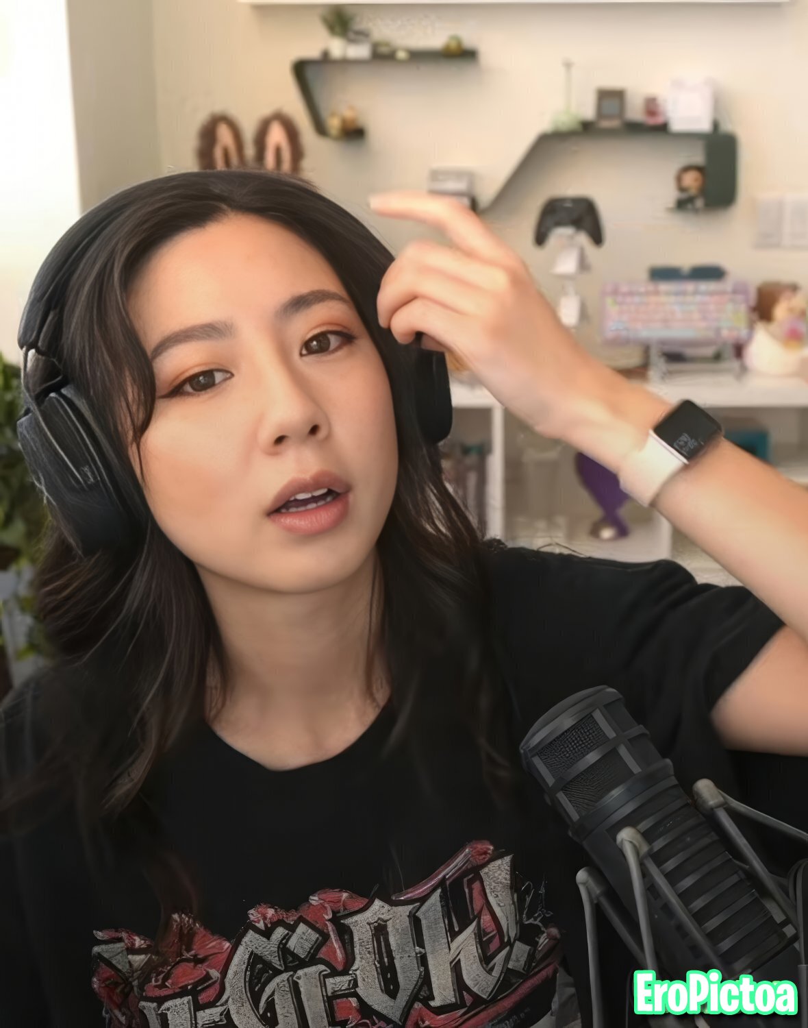 Fuslie [14] photo featuring chinese