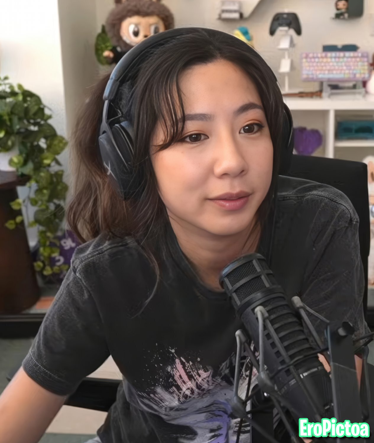 Fuslie [14] photo featuring long hair