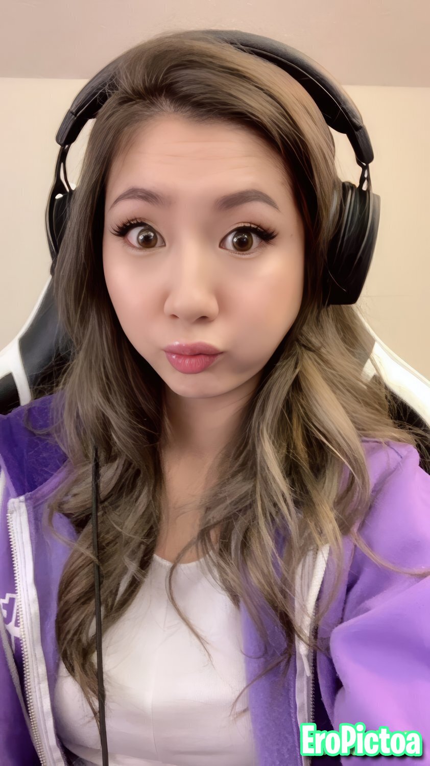 Fuslie [14] photo featuring streamer