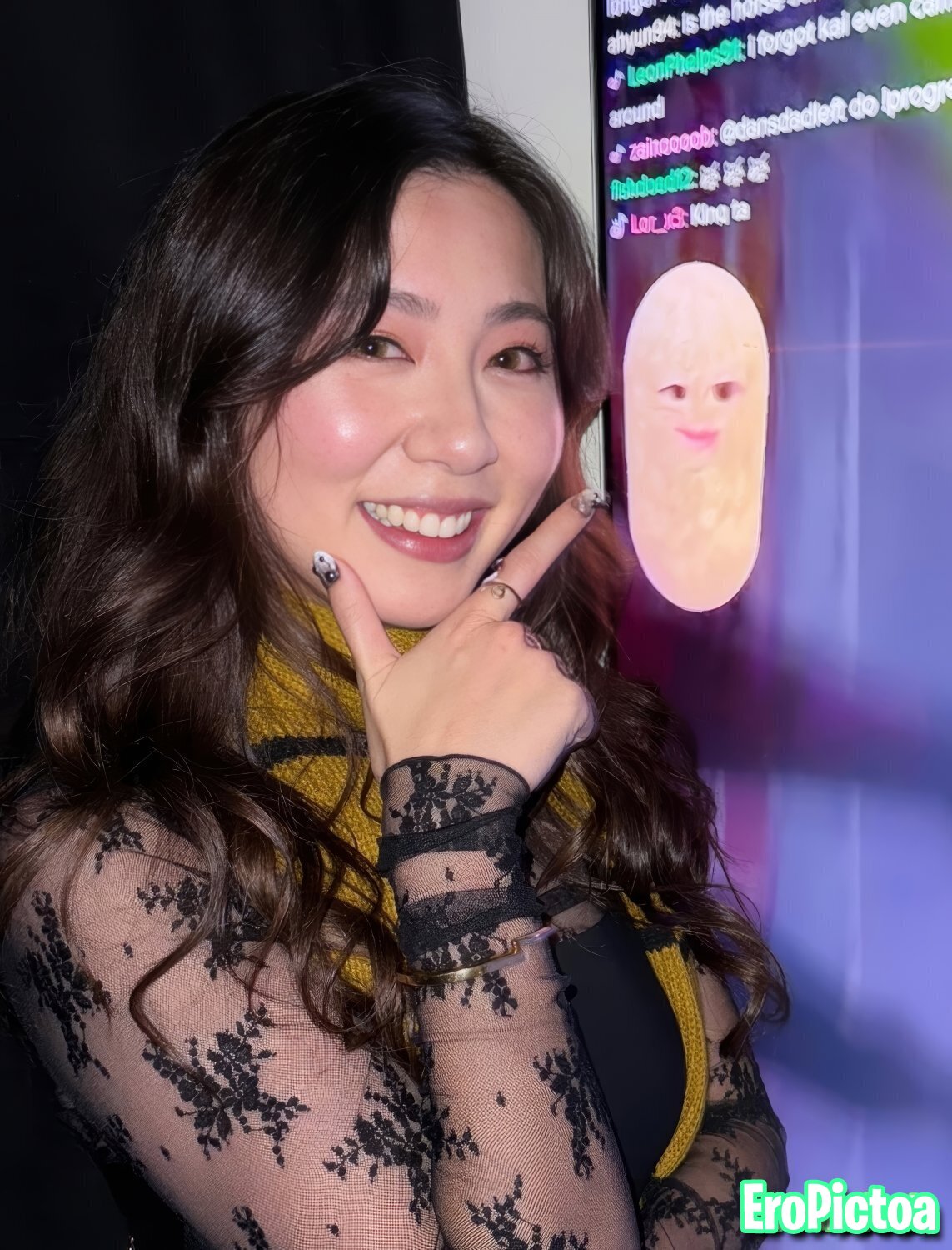 Fuslie [14] photo featuring asian