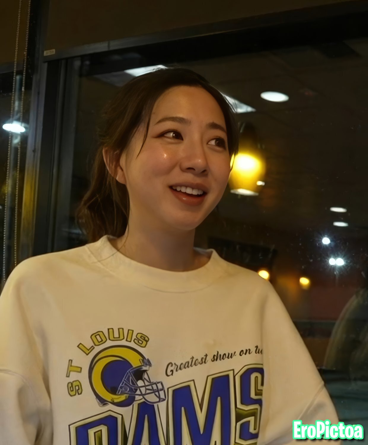 Fuslie [14] photo featuring petite
