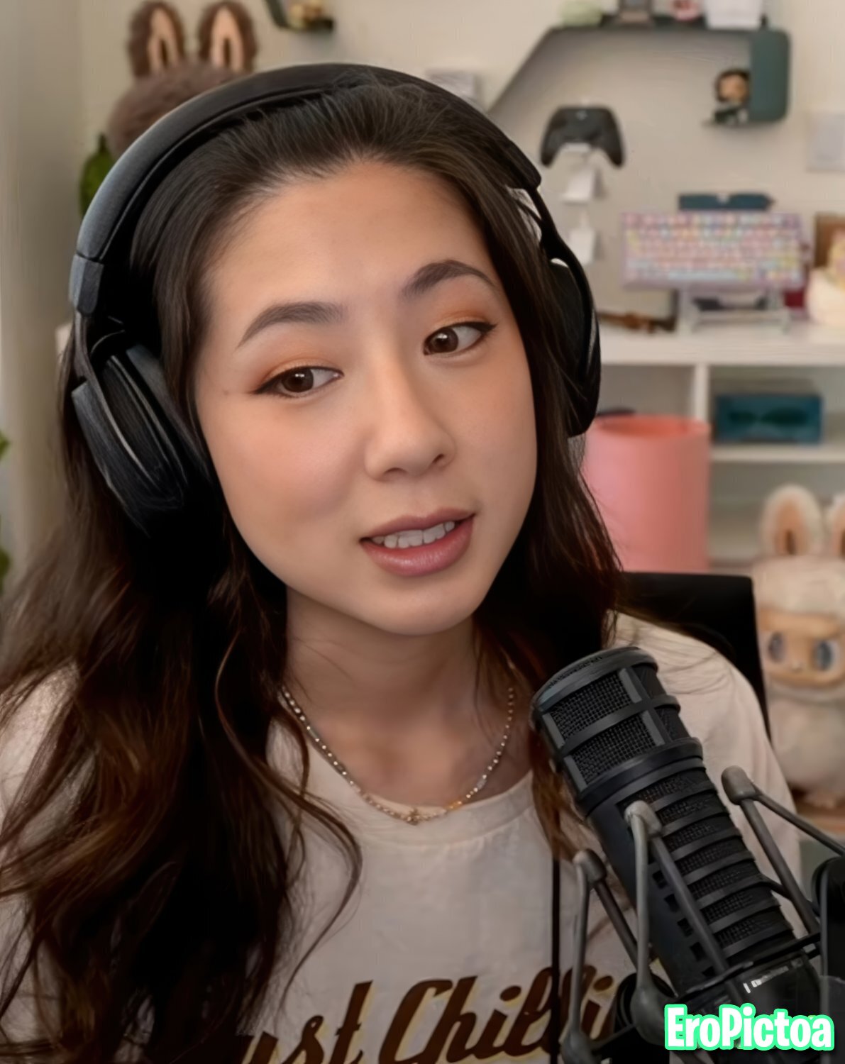 Fuslie [14] photo featuring influencer