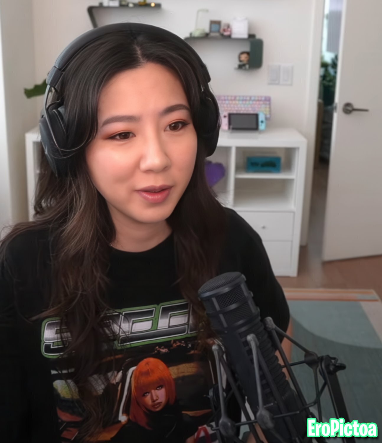 Fuslie [6] photo featuring perky - Part 12