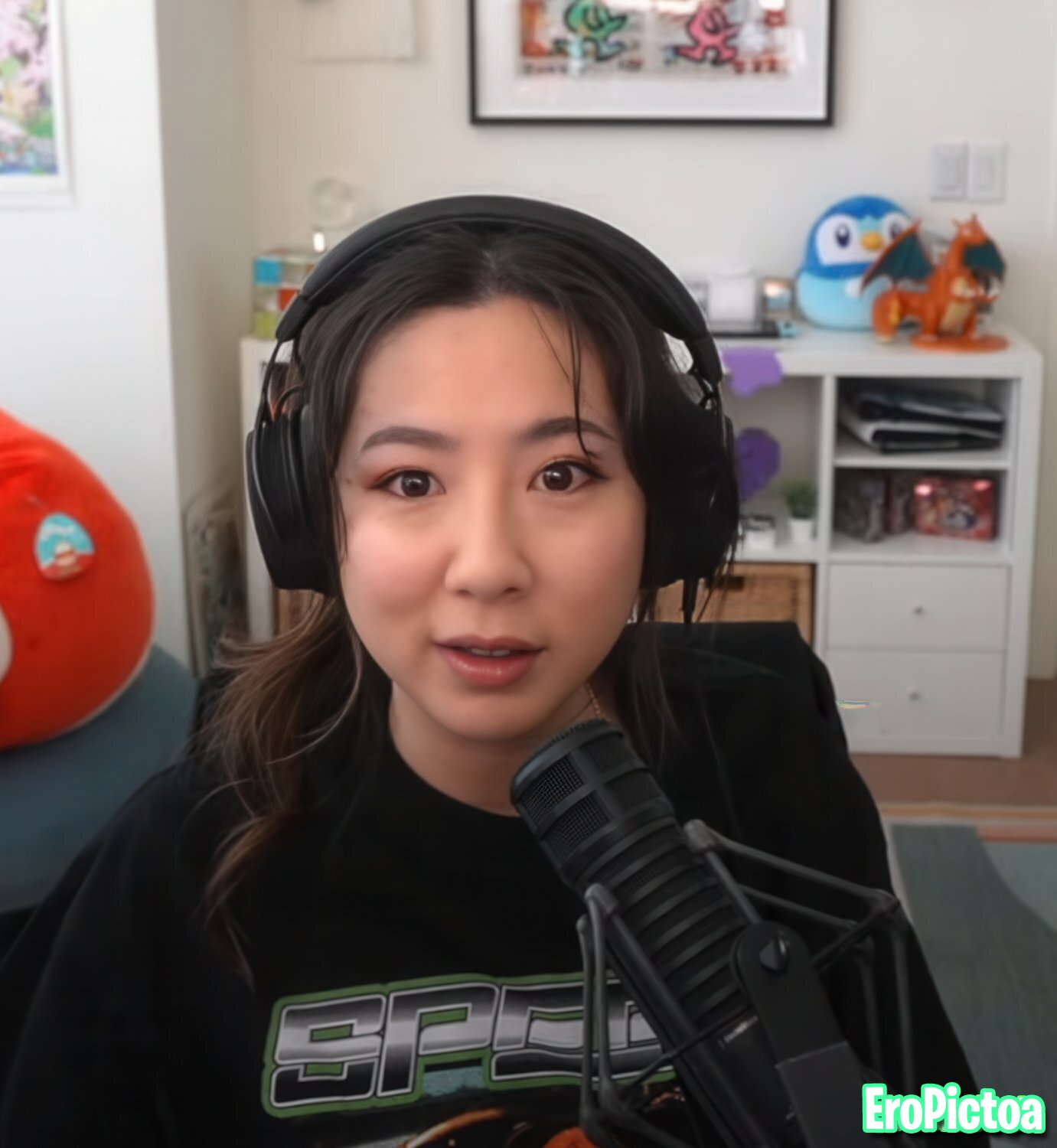 Fuslie [6] photo featuring twitch streamer - Part 7