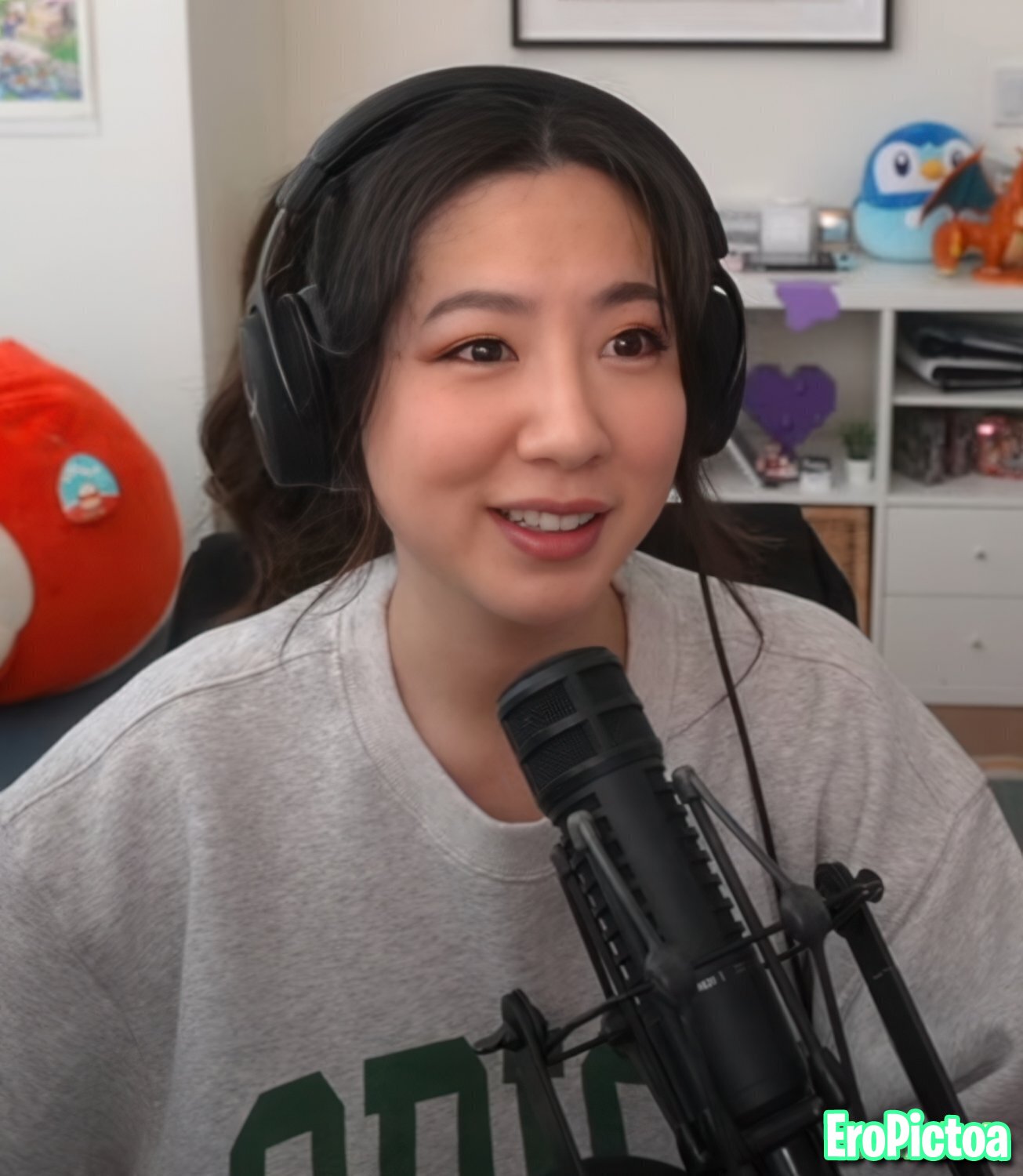 Fuslie [6] photo featuring streamer - Part 33