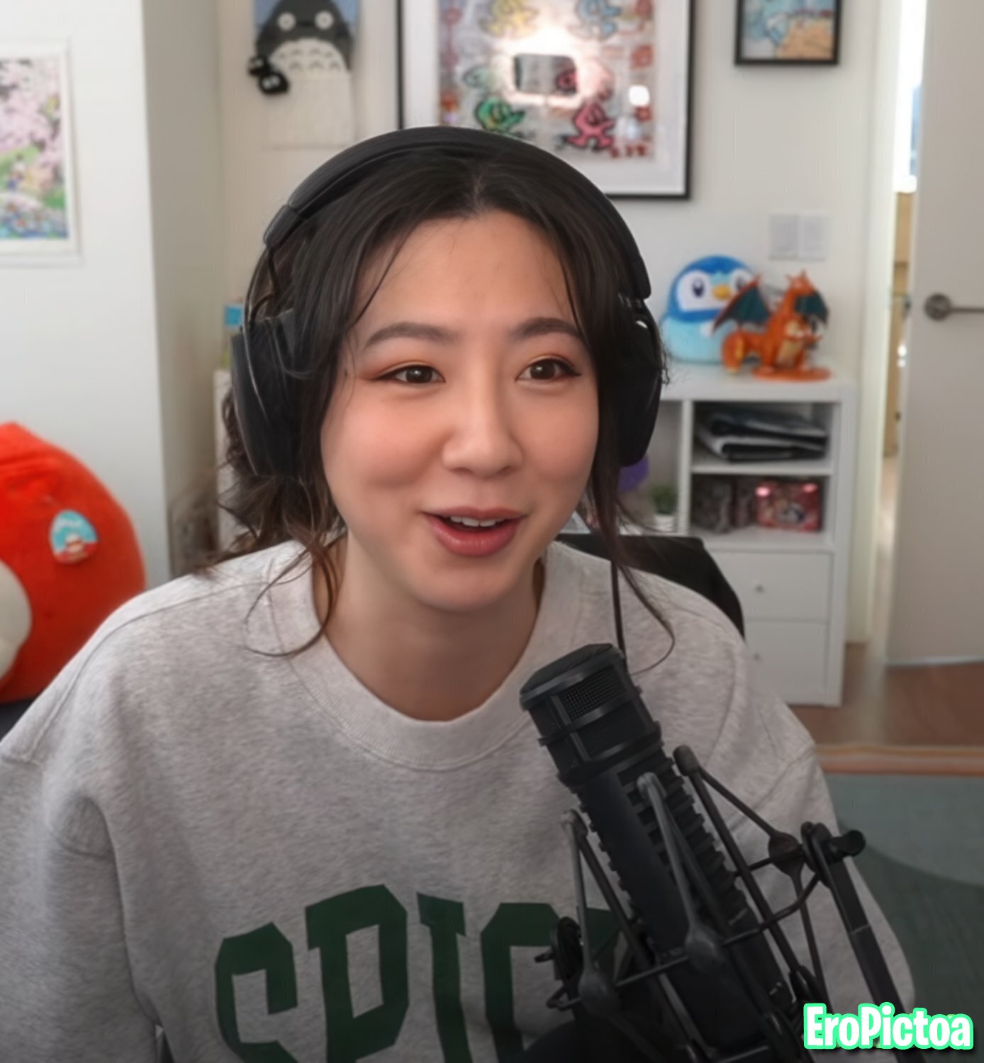 Fuslie [6] photo featuring twitch - Part 34