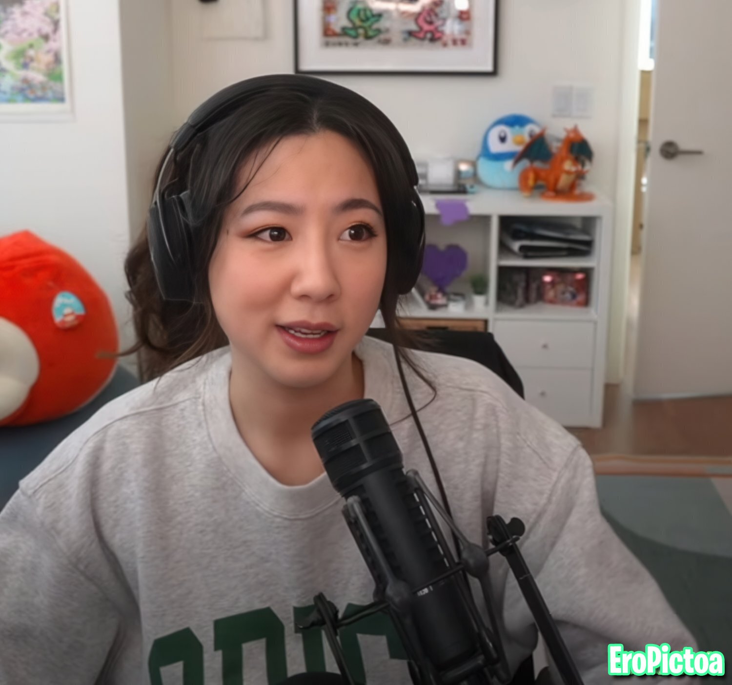 Fuslie [6] photo featuring brunette - Part 37