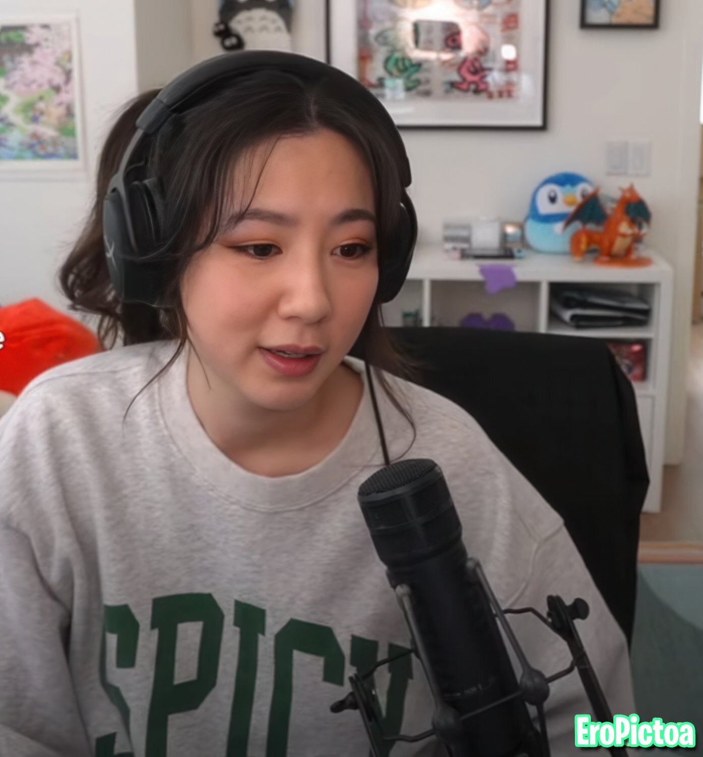 Fuslie [6] photo featuring long hair - Part 38