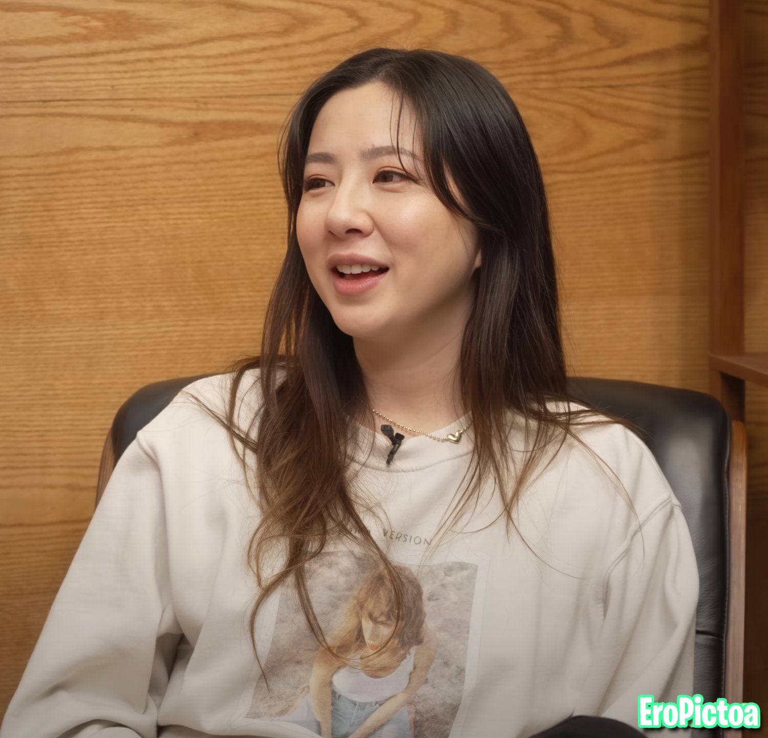 Fuslie [6] photo featuring streamer - Part 61
