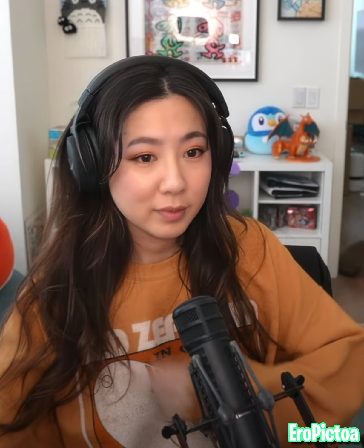 Fuslie [6] photo featuring influencer - Part 64