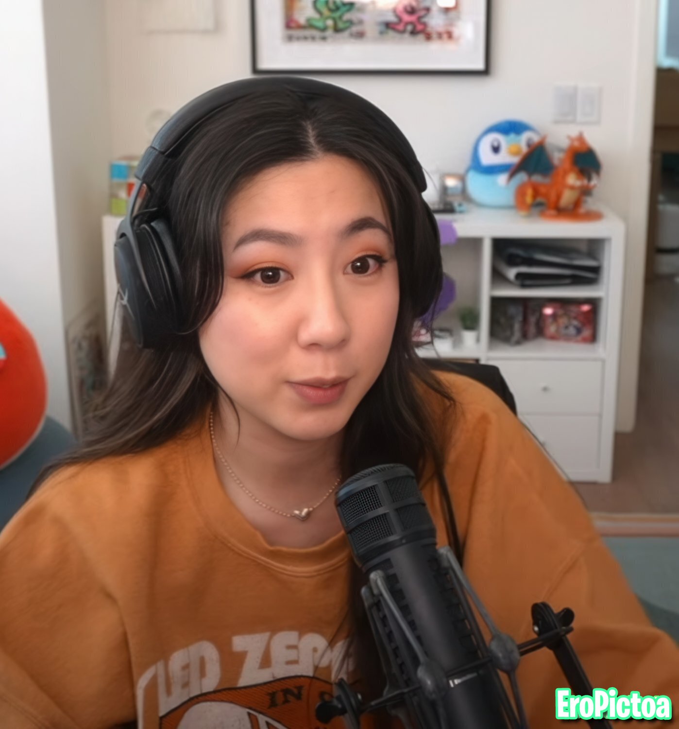 Fuslie [6] photo featuring brunette - Part 65