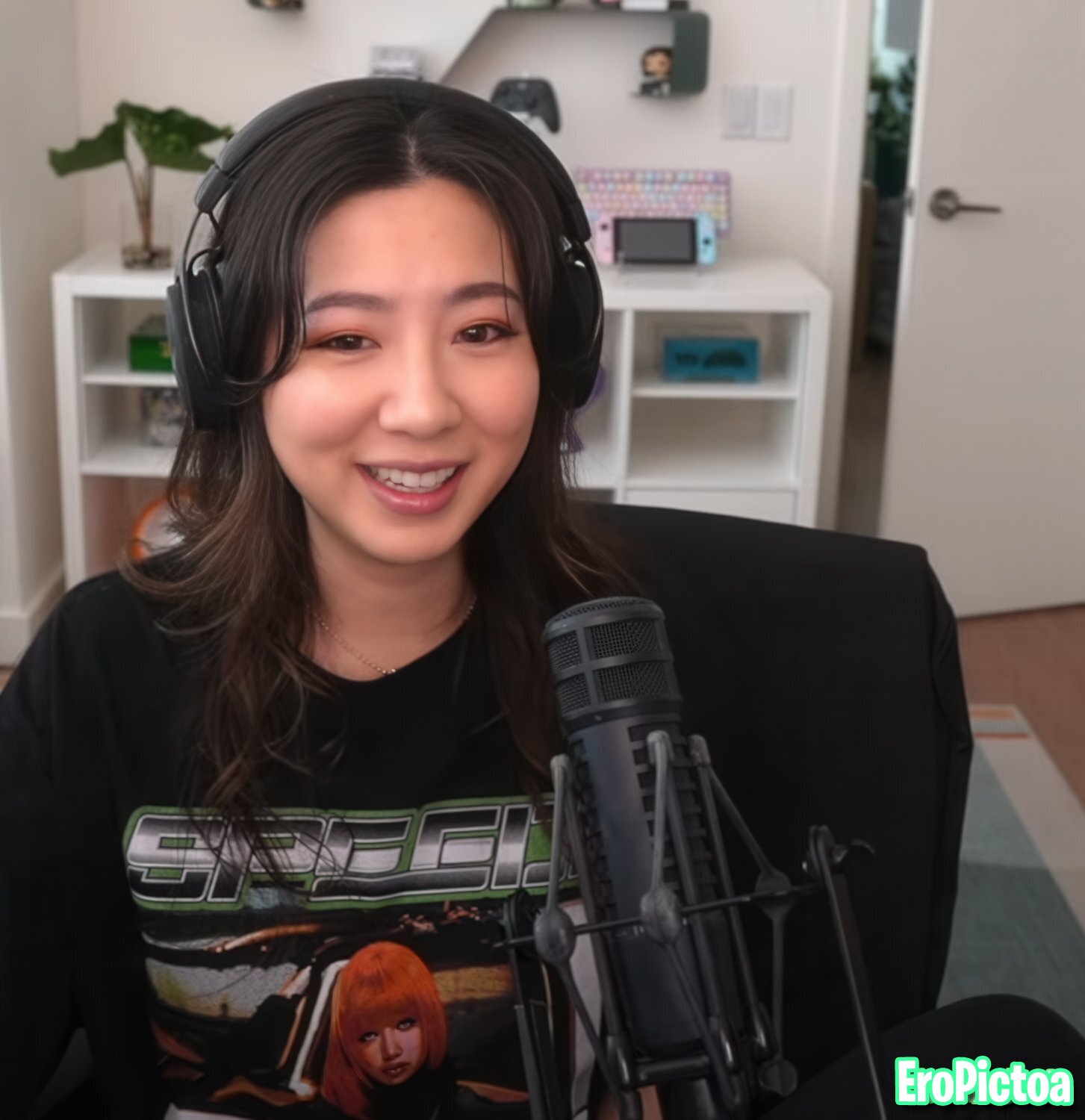 Fuslie [6] photo featuring twitch streamer - Part 77