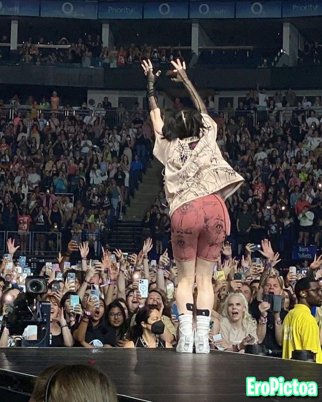 Billie Eilish it's so hot photo featuring porno - Part 11