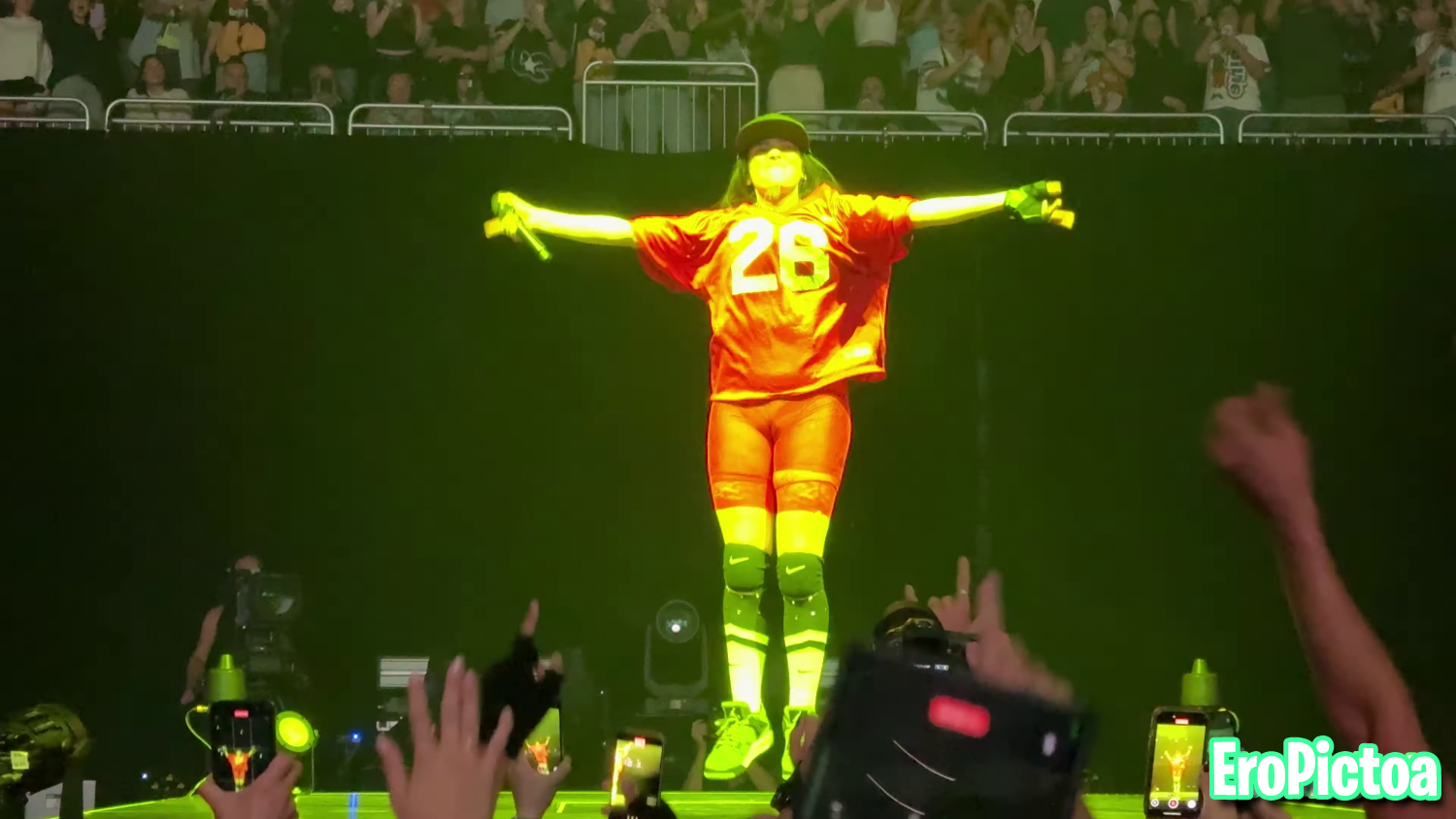 Billie Eilish - hit me hard and soft tour - Quebec photo featuring cantante