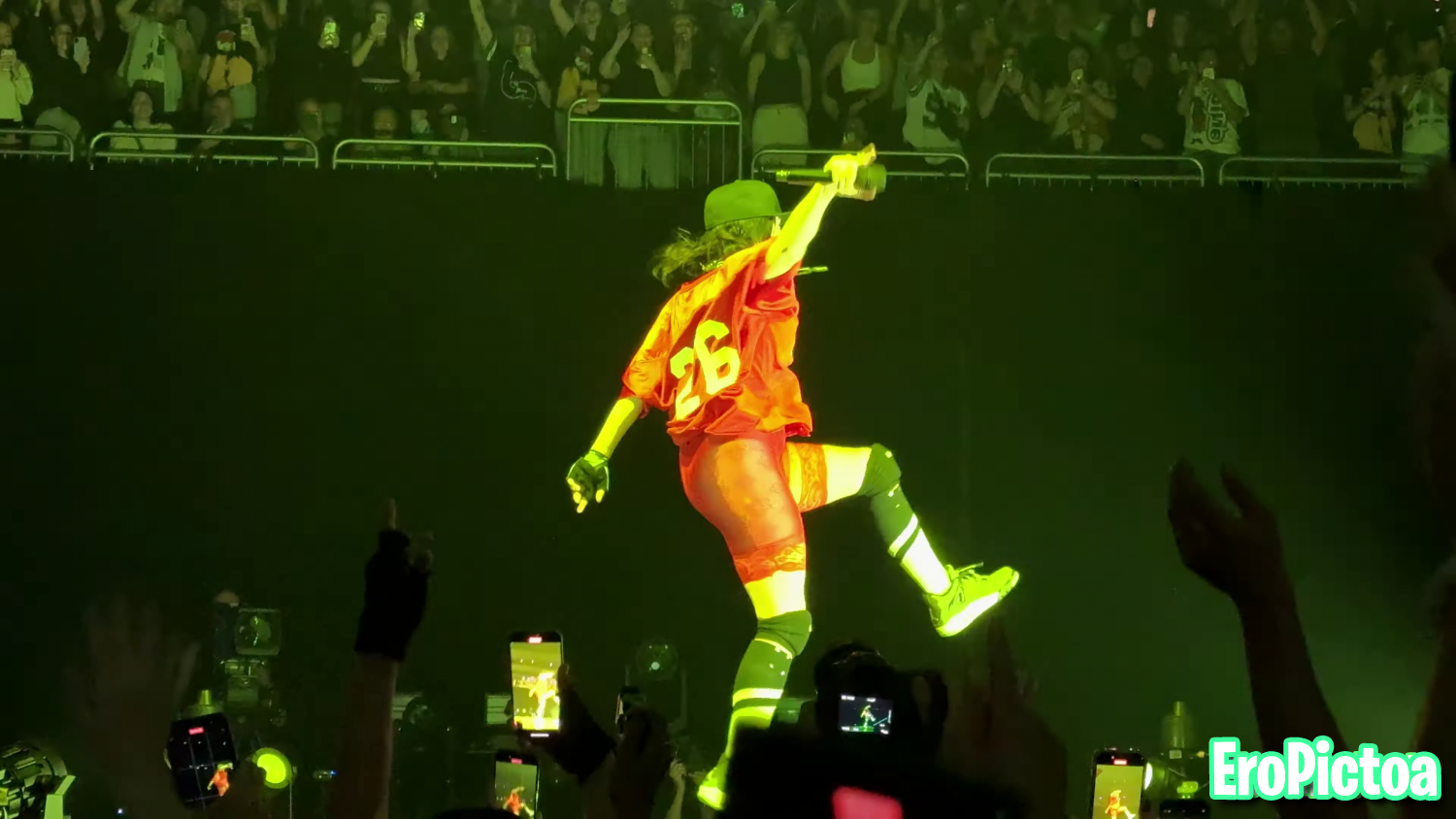 Billie Eilish - hit me hard and soft tour - Quebec photo featuring teen