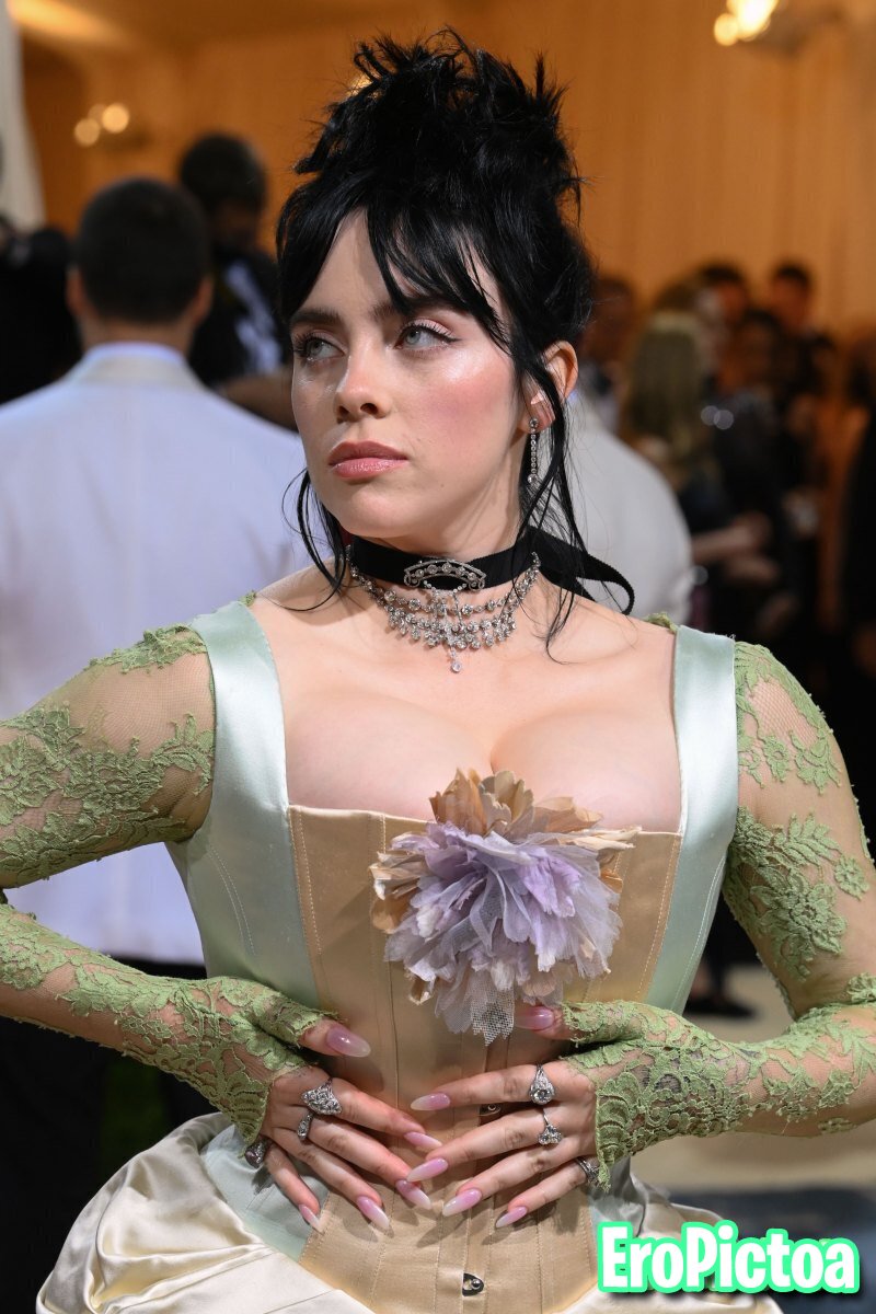 Billie Eilish fakes photo featuring Celeb - Part 29