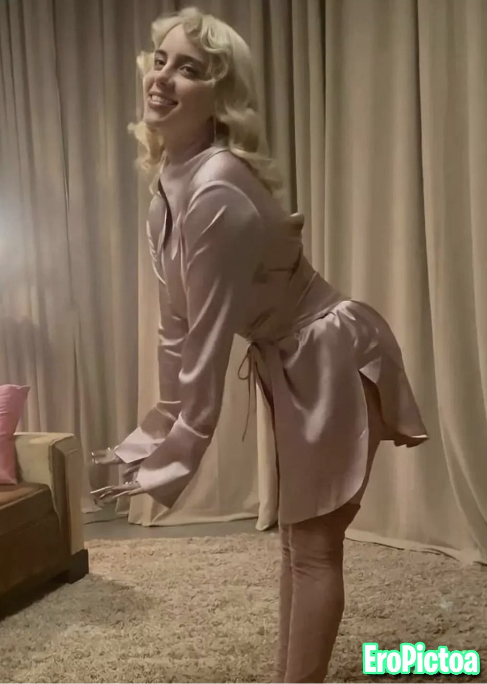 Billie eilish vs Brett cooper photo - Part 51