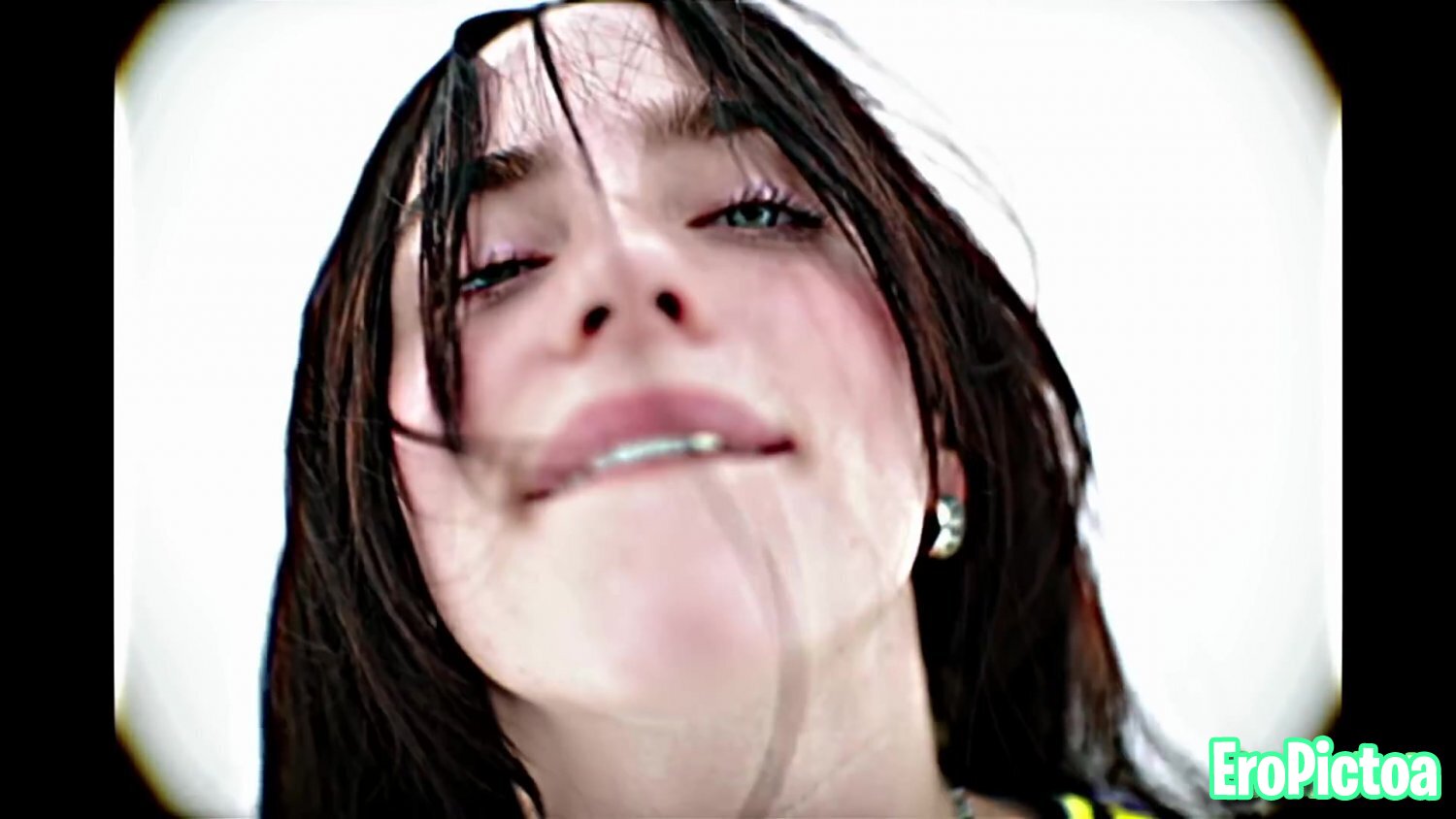 Billie Eilish photo featuring Gostosa