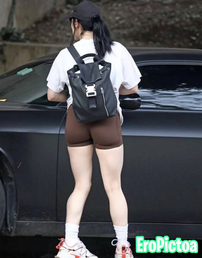AI thing Billie eilish photo - Part 11