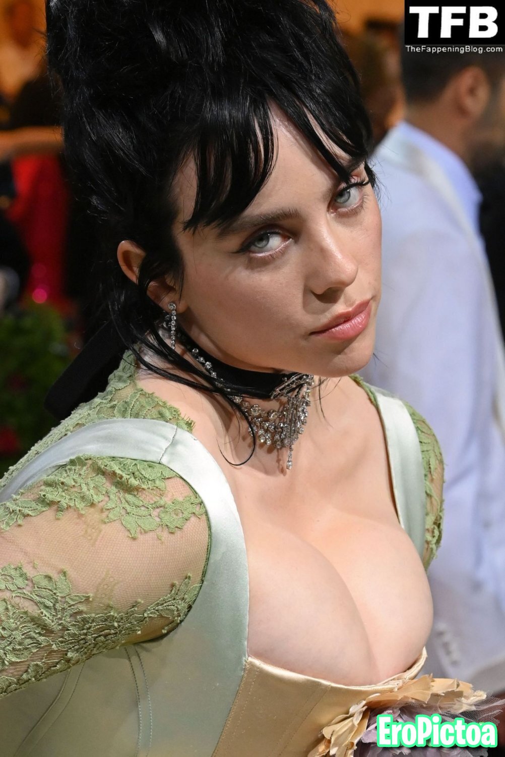 Billie Eilish photo featuring Hot - Part 10 Billie Eilish photo featuring Hot - Part 10