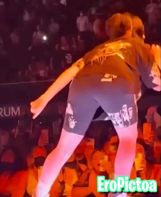 Billie Eilish photo featuring ass - Part 8