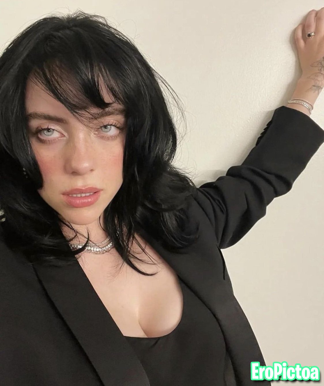 BILLIE EILISH photo featuring Billie eilish - Part 13