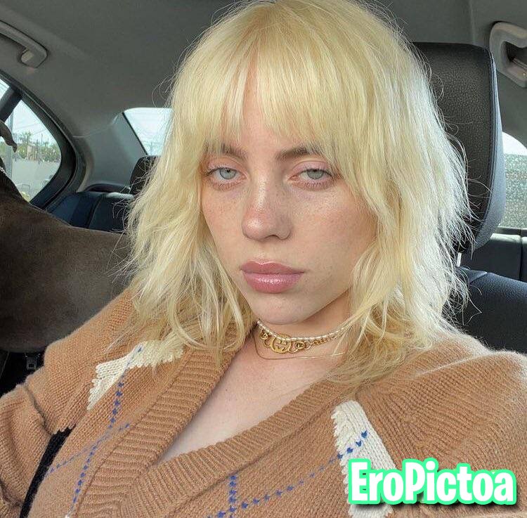 Billie Eilish Vol.15 photo featuring feet - Part 1
