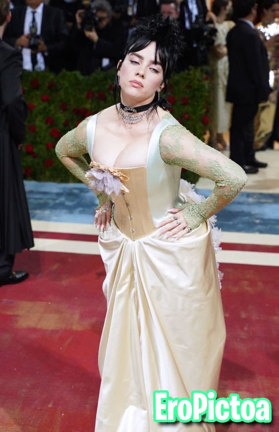 Billie Eilish photo featuring celeb - Part 14